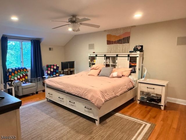 1 Winters Drive, Lebanon Twp., NJ 08826