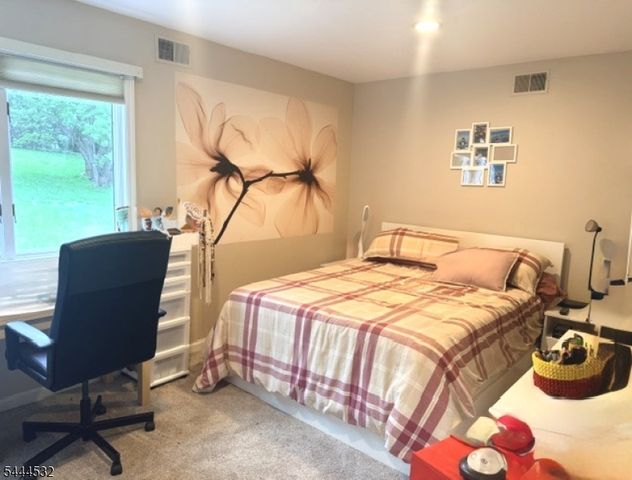 1 Winters Drive, Lebanon Twp., NJ 08826