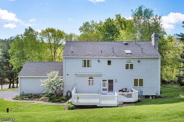 1 Winters Drive, Lebanon Twp., NJ 08826