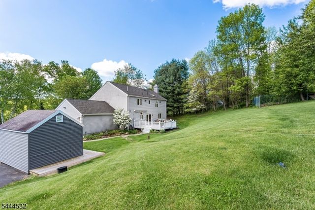 1 Winters Drive, Lebanon Twp., NJ 08826
