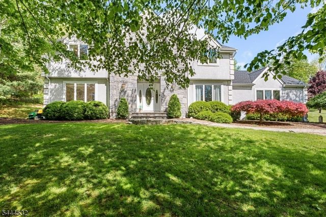 1 Winters Drive, Lebanon Twp., NJ 08826
