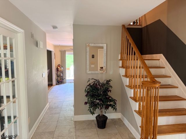 1 Winters Drive, Lebanon Twp., NJ 08826