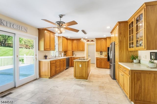 1 Winters Drive, Lebanon Twp., NJ 08826