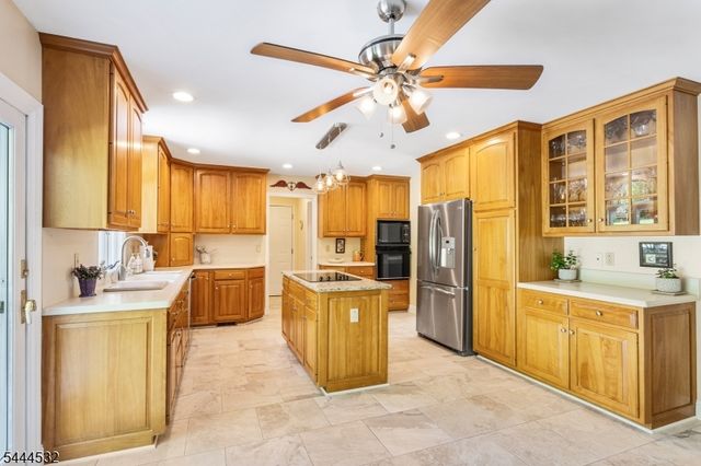 1 Winters Drive, Lebanon Twp., NJ 08826