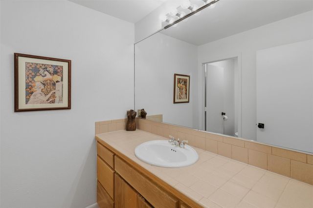 100 Derby DR, Spicewood, TX 78669