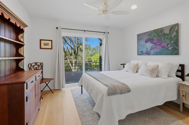 100 Derby DR, Spicewood, TX 78669