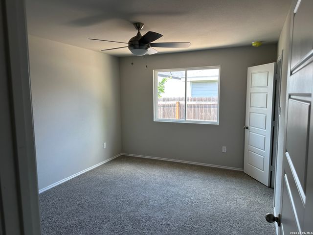 240 W martindale st, Seguin, TX 78155