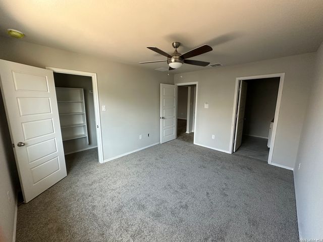 240 W martindale st, Seguin, TX 78155