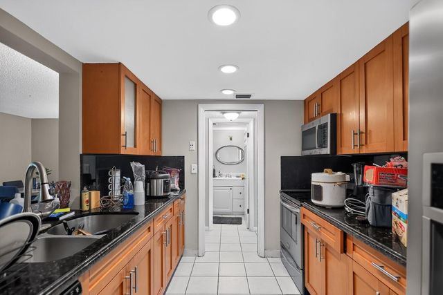 3254 N PINE ISLAND Road, Sunrise, FL 33351