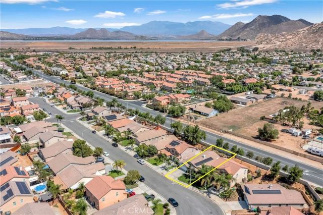 3227 Thistlewood Lane, Perris, CA 92571