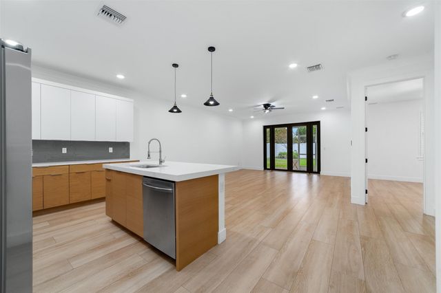 6810 Church Street, Jupiter, FL 33458