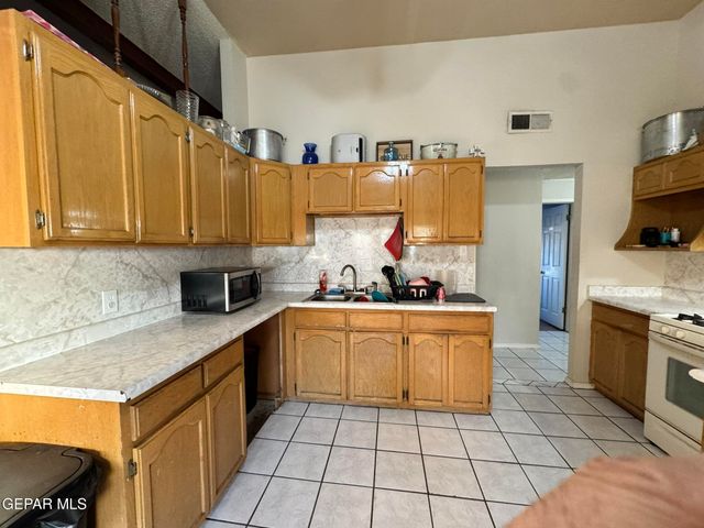 1623 Brian Ray Circle, El Paso, TX 79936