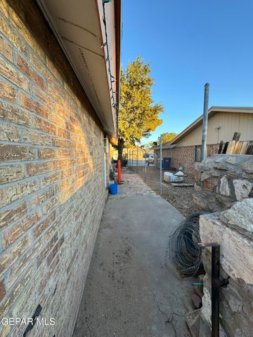 1623 Brian Ray Circle, El Paso, TX 79936