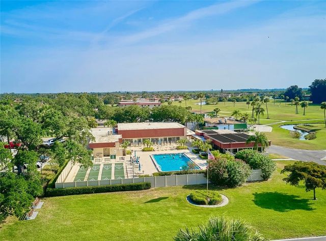 38 Pine Arbor Lane 202, Vero Beach, FL 32962