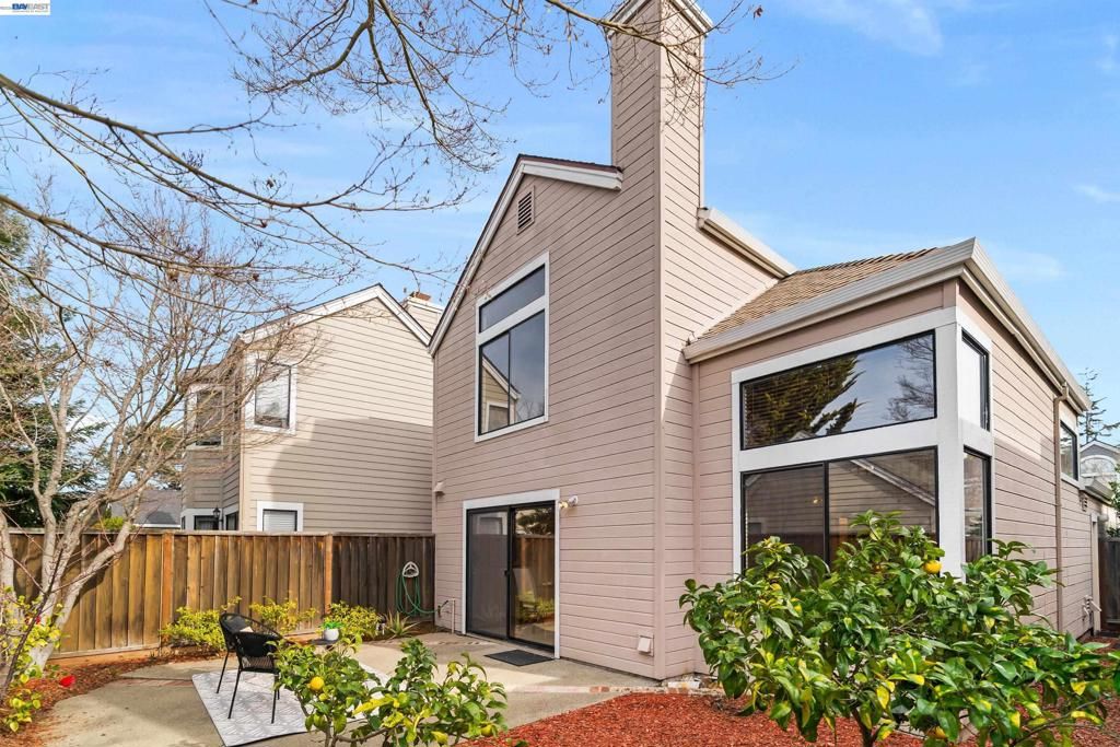 Image 18 of property listing at 35 35 Leonard Ct, Alameda, CA 94502