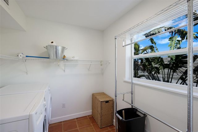 2412 AVENUE B, Bradenton Beach, FL 34217