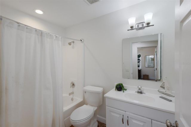 2412 AVENUE B, Bradenton Beach, FL 34217