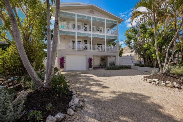 2412 AVENUE B, Bradenton Beach, FL 34217