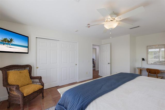 2412 AVENUE B, Bradenton Beach, FL 34217