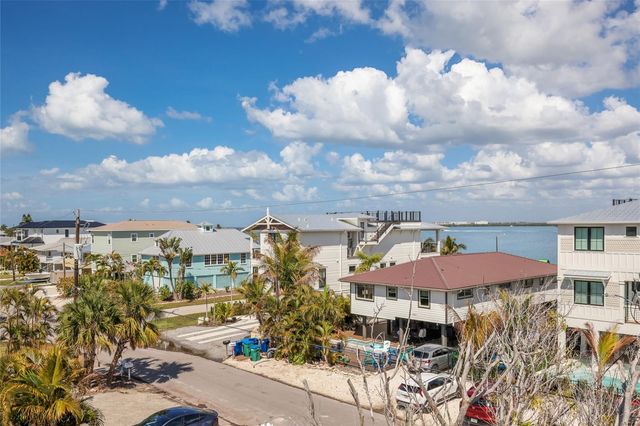 2412 AVENUE B, Bradenton Beach, FL 34217