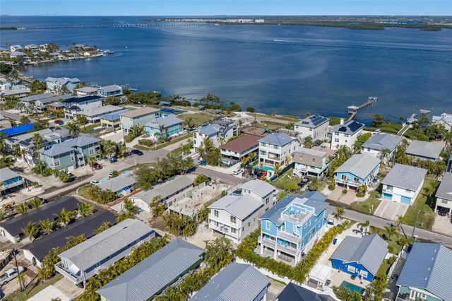 2412 AVENUE B, Bradenton Beach, FL 34217