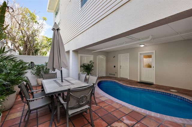 2412 AVENUE B, Bradenton Beach, FL 34217