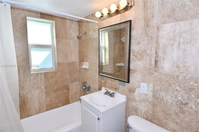 1398 NW 61st St 4, Miami, FL 33142