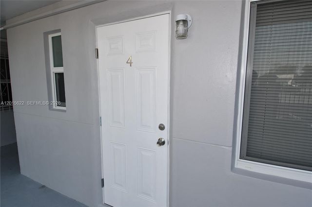 1398 NW 61st St 4, Miami, FL 33142