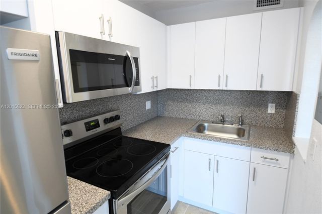 1398 NW 61st St 4, Miami, FL 33142