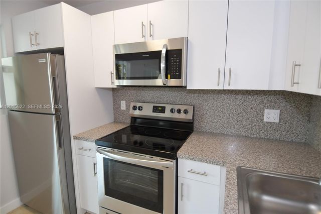 1398 NW 61st St 4, Miami, FL 33142