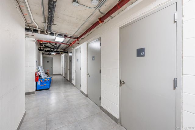 2412 42nd Road 3E, Long Island City, NY 11101