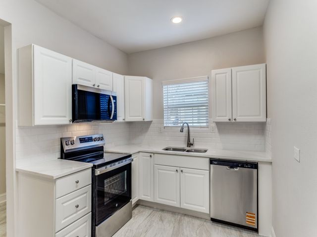 1500 E Morphy Street, Fort Worth, TX 76104