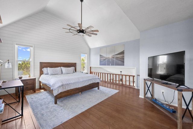 650 Springlake DR, Dripping Springs, TX 78620