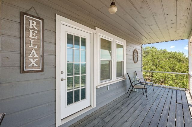 650 Springlake DR, Dripping Springs, TX 78620