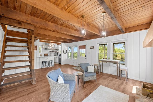 650 Springlake DR, Dripping Springs, TX 78620