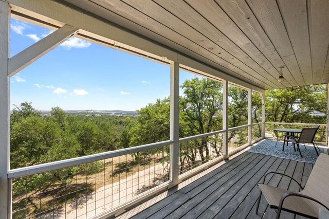650 Springlake DR, Dripping Springs, TX 78620