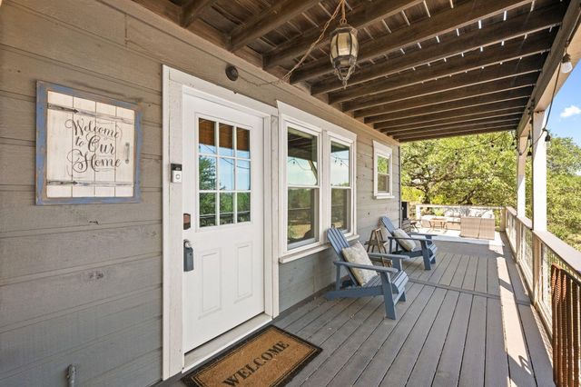 650 Springlake DR, Dripping Springs, TX 78620