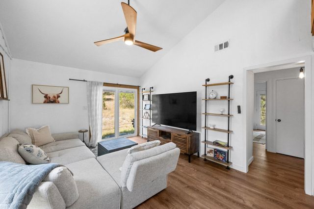 650 Springlake DR, Dripping Springs, TX 78620