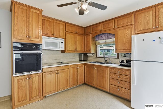 1251 Bellaire Boulevard, Bellevue, NE 68005