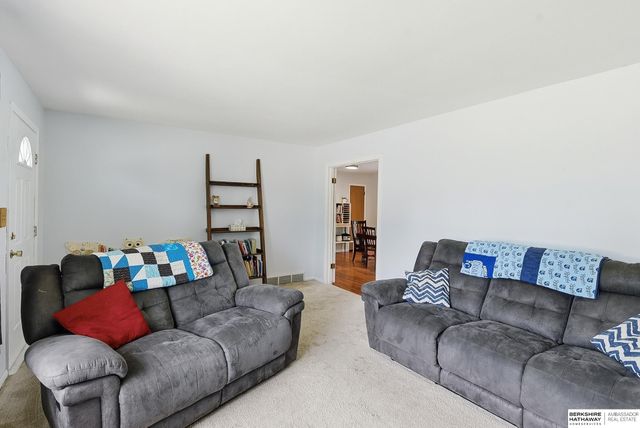 1251 Bellaire Boulevard, Bellevue, NE 68005