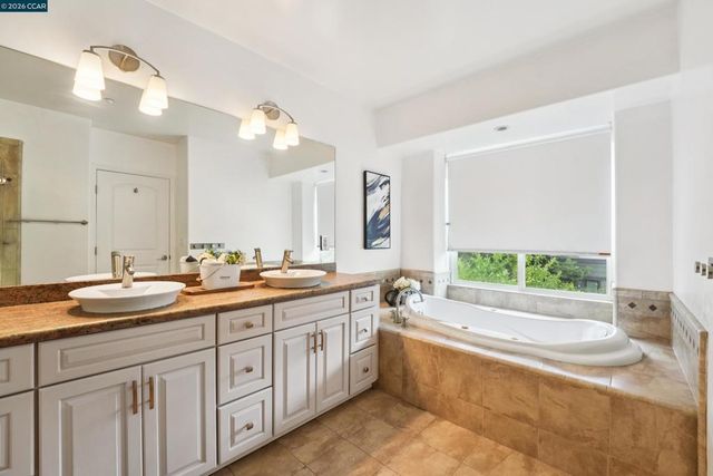 1539 Geary Rd C, Walnut Creek, CA 94597