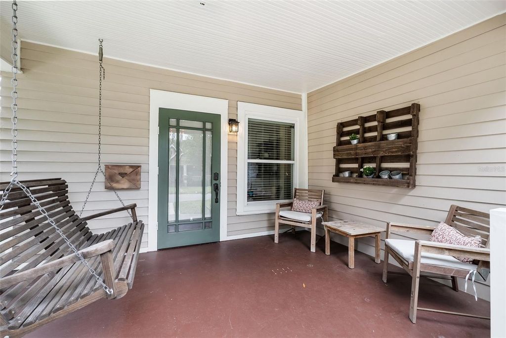 Image 3 of property listing at 5507 N SEMINOLE AVENUE, Tampa, FL 33604