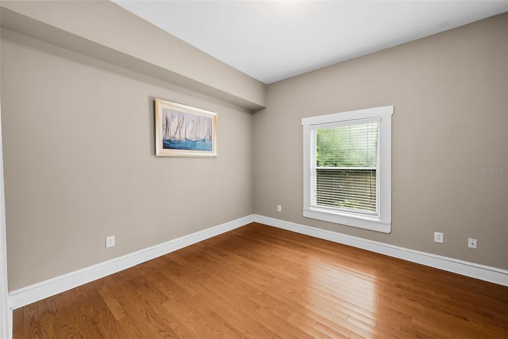 Image 28 of property listing at 5507 N SEMINOLE AVENUE, Tampa, FL 33604