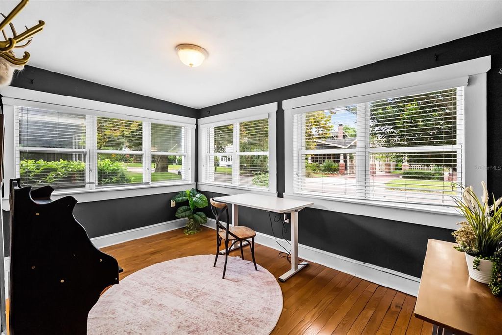 Image 34 of property listing at 5507 N SEMINOLE AVENUE, Tampa, FL 33604