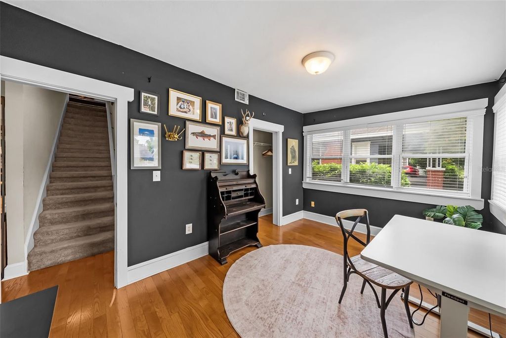 Image 36 of property listing at 5507 N SEMINOLE AVENUE, Tampa, FL 33604