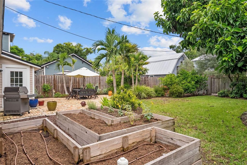 Image 43 of property listing at 5507 N SEMINOLE AVENUE, Tampa, FL 33604