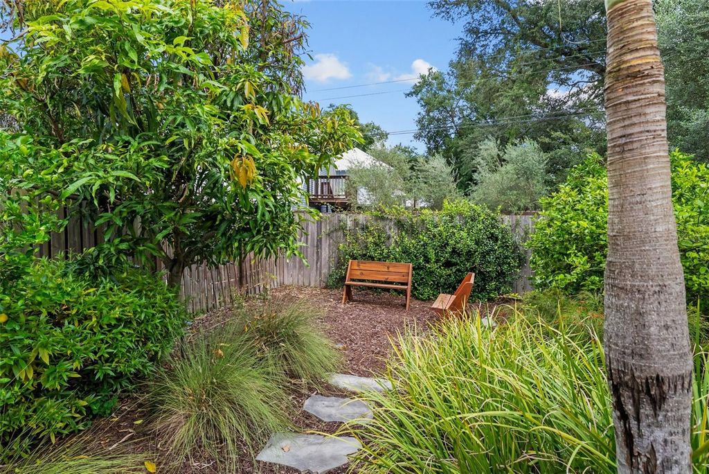 Image 50 of property listing at 5507 N SEMINOLE AVENUE, Tampa, FL 33604