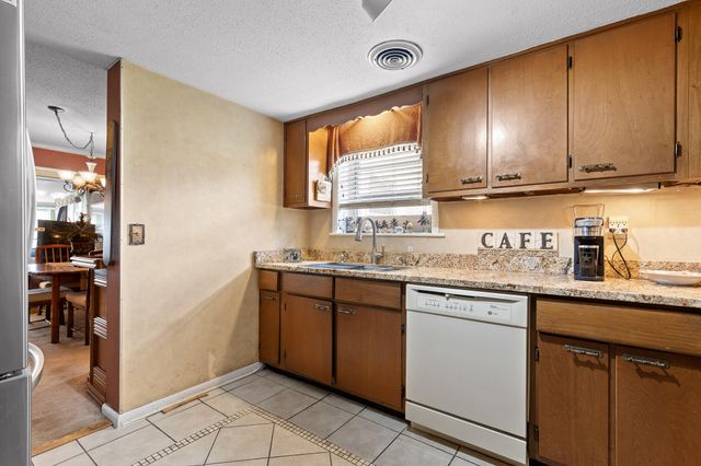 9245 Sunny Shore Lane, Chattanooga, TN 37416