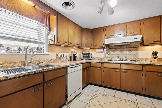 9245 Sunny Shore Lane, Chattanooga, TN 37416