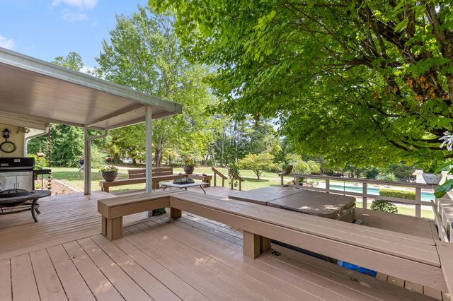 9245 Sunny Shore Lane, Chattanooga, TN 37416